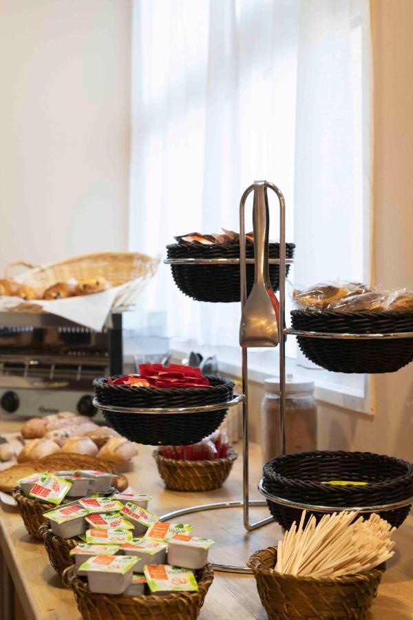 Wink Hotel Juvisy Buitenkant foto