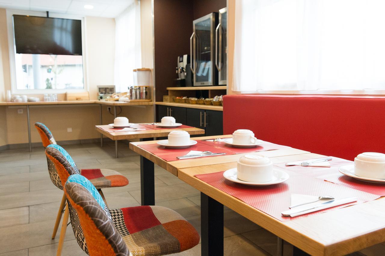 Wink Hotel Juvisy Buitenkant foto