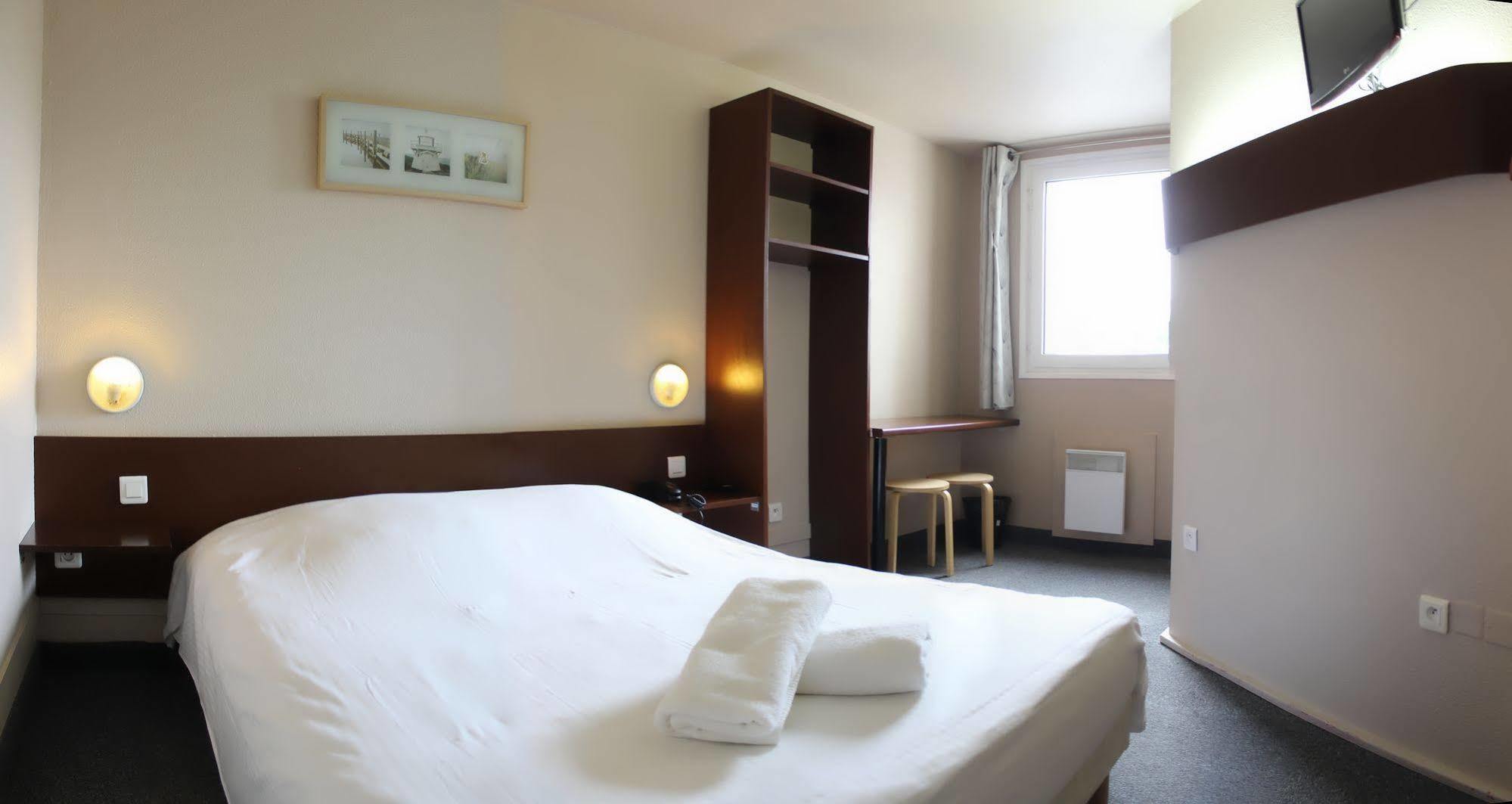 Wink Hotel Juvisy Buitenkant foto