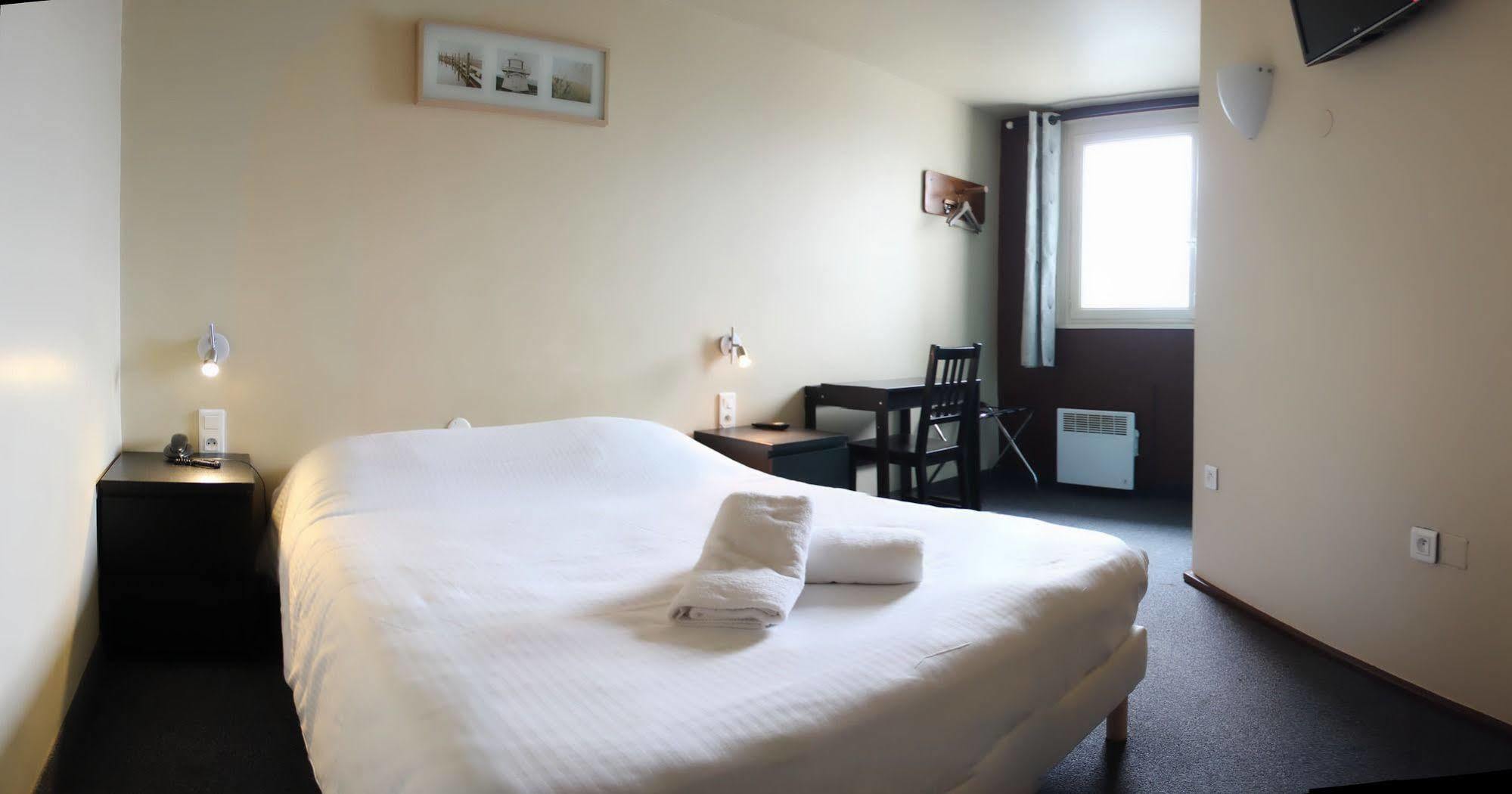 Wink Hotel Juvisy Buitenkant foto